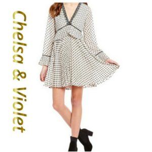 Chelsea & Violet Samba Flower